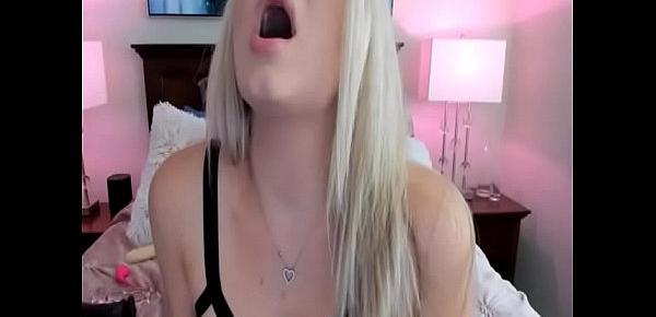  This Blonde Gives A Sexy Strips Before She Masturbate